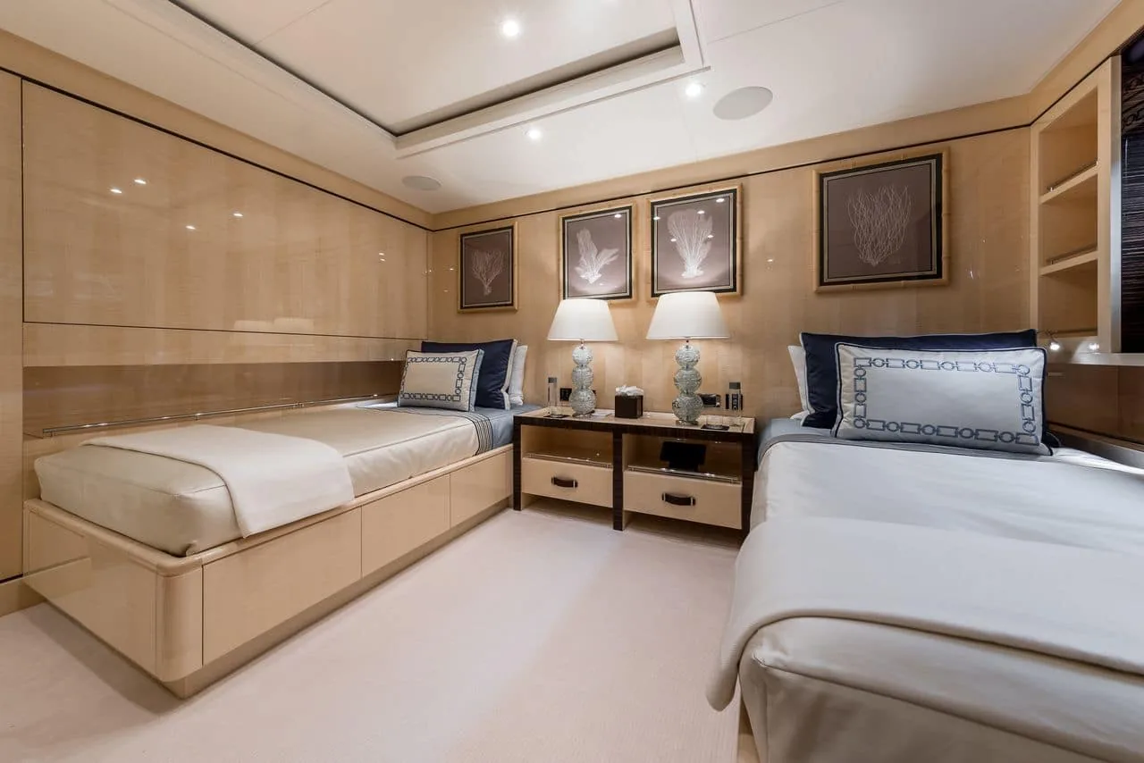 LILI - photo 22 yacht charter Monaco