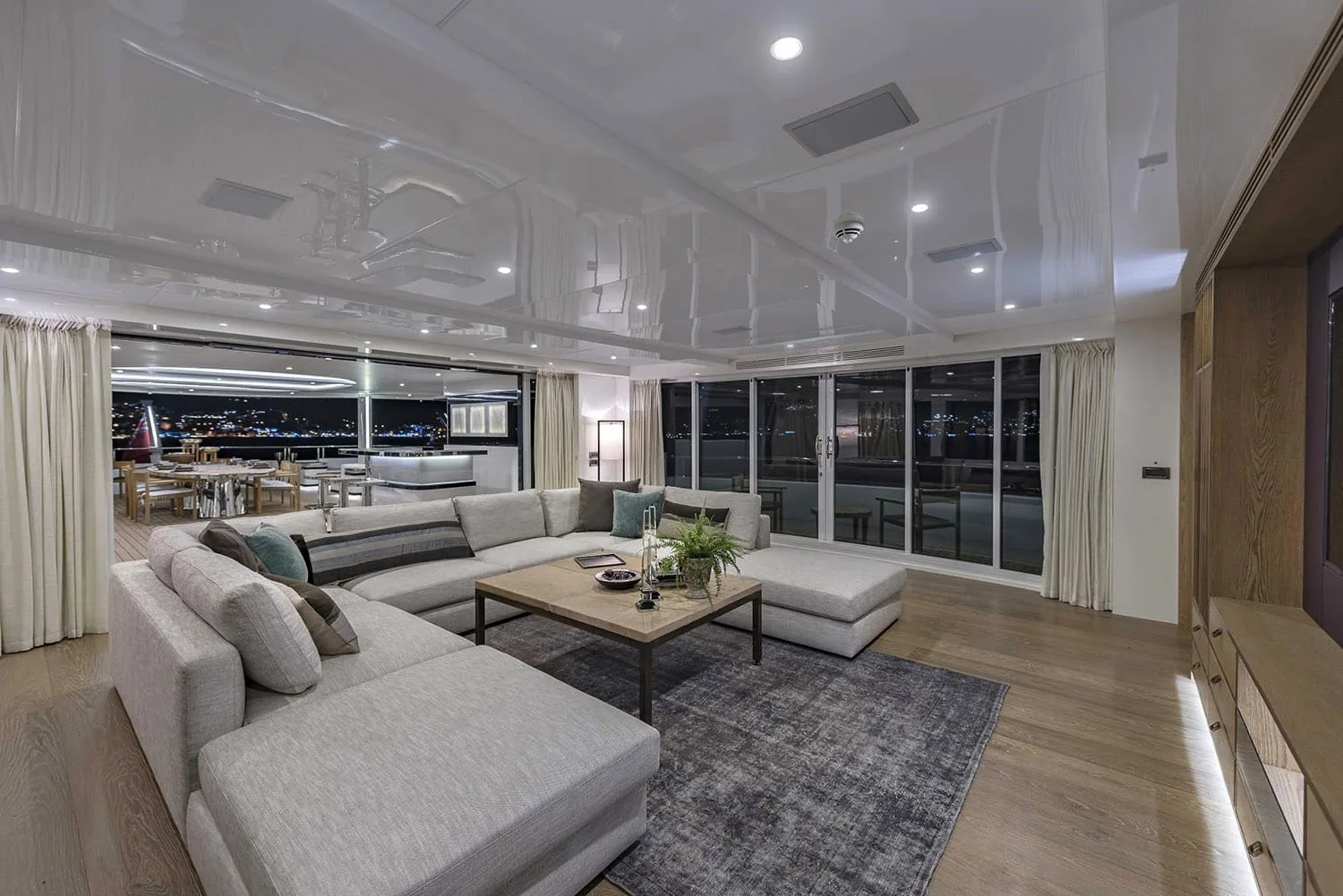 LIQUID SKY - photo 12 yacht charter Monaco