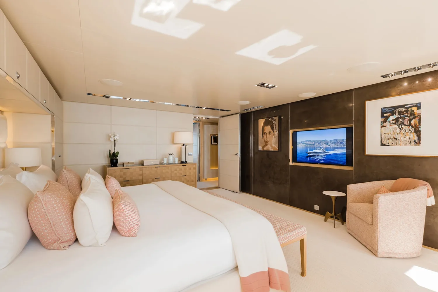 LOON - photo 33 yacht charter Monaco