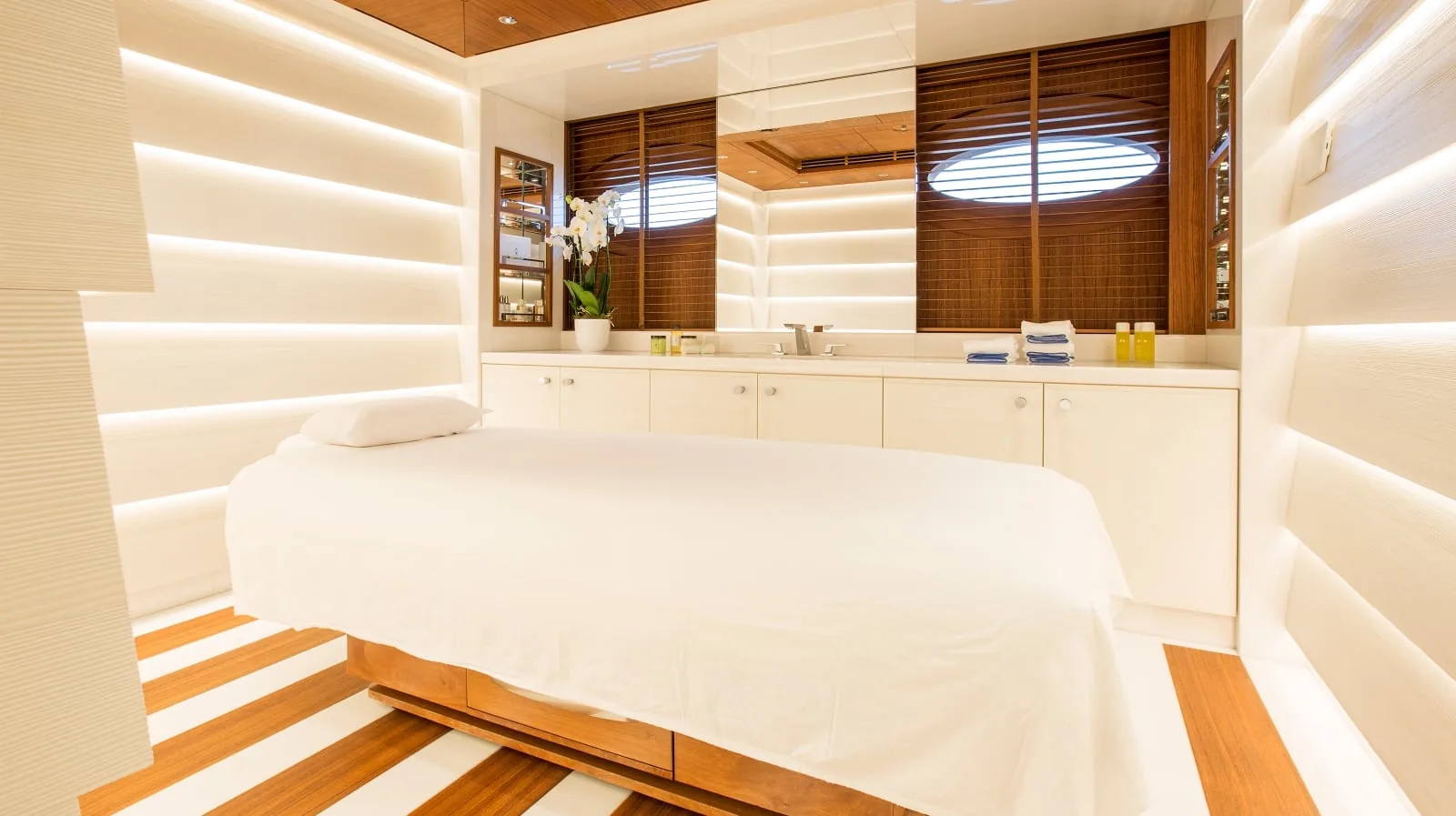 MADSUMMER - photo 25 yacht charter Monaco