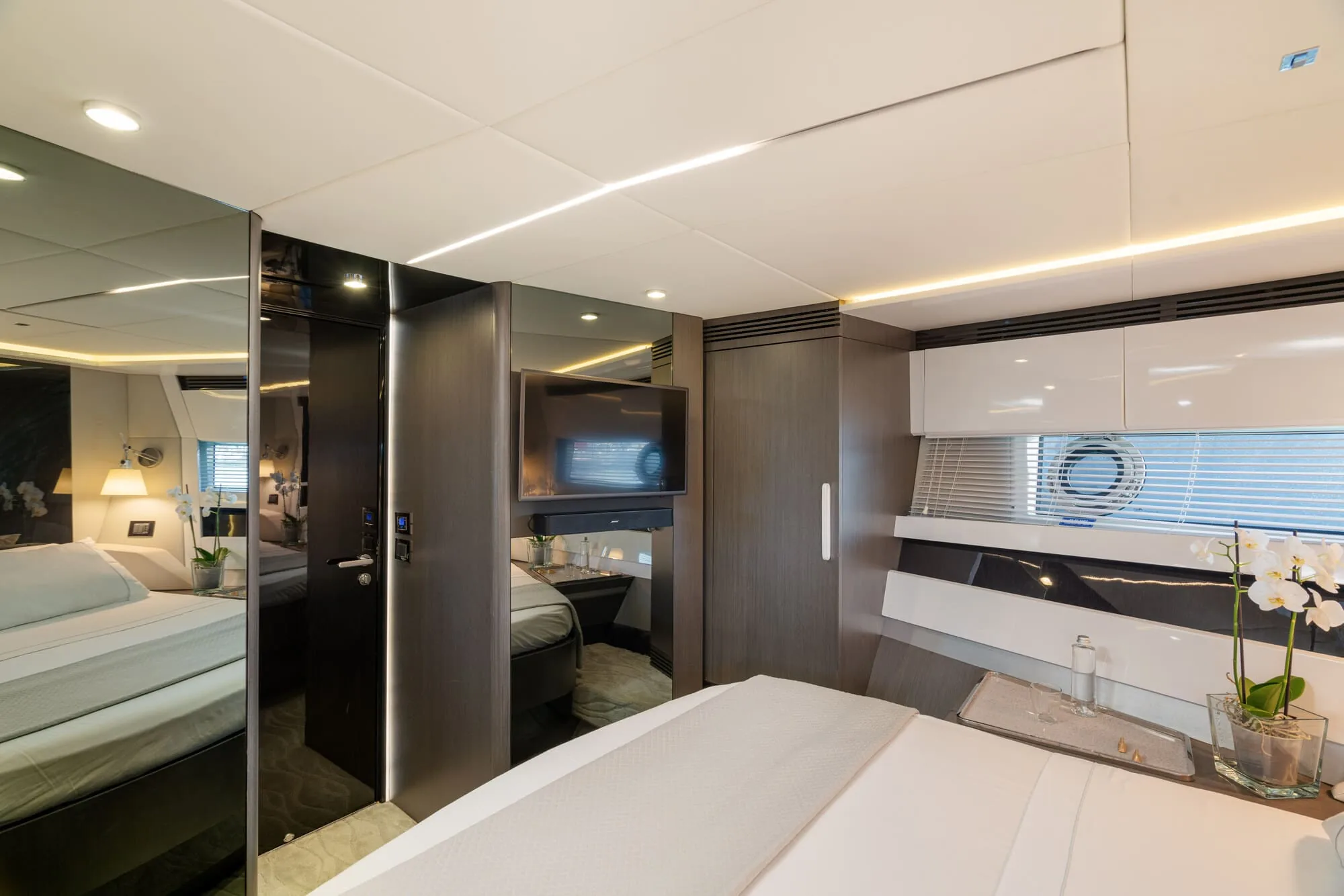 MANARA I - photo 21 yacht charter Monaco
