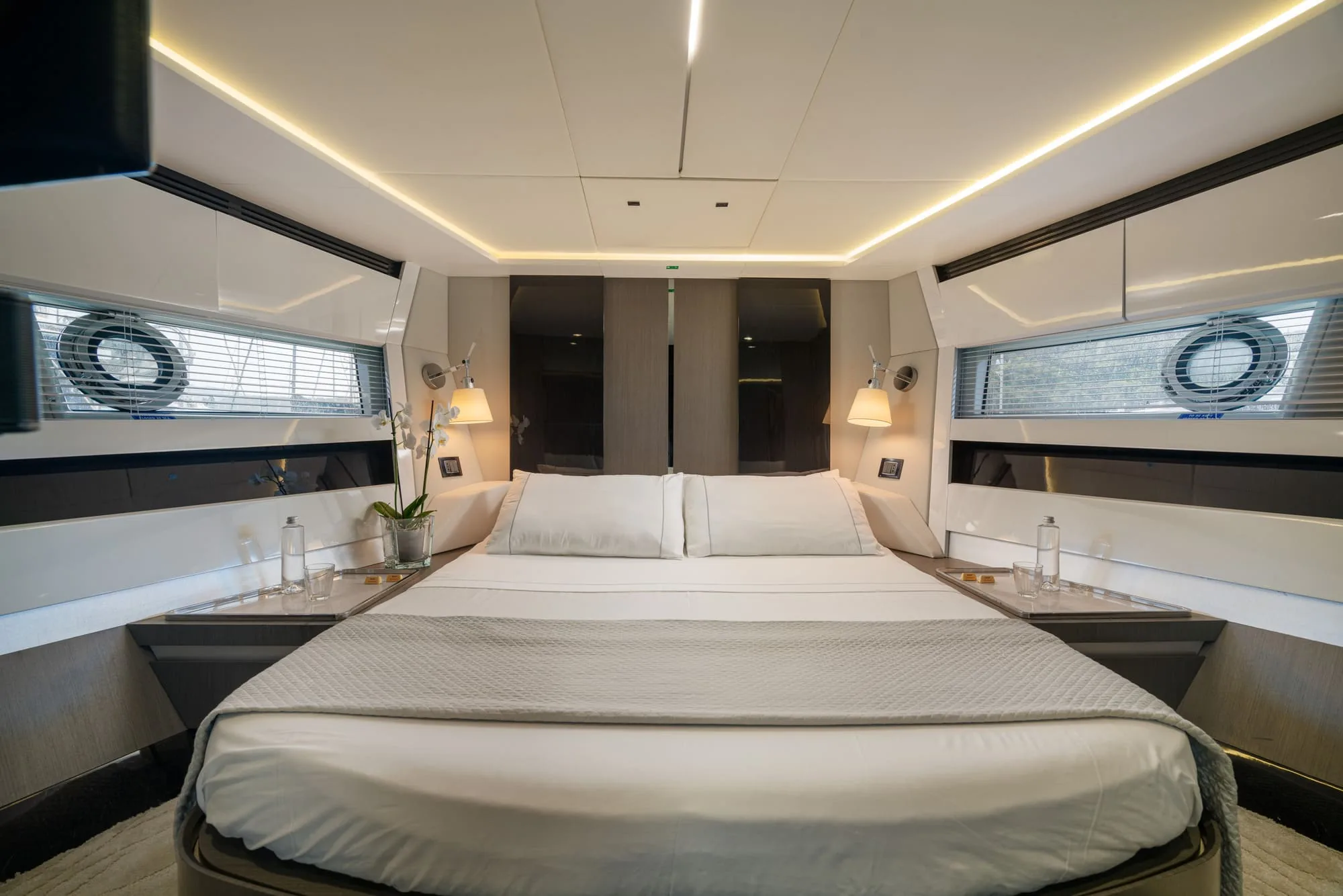 MANARA I - photo 22 yacht charter Monaco