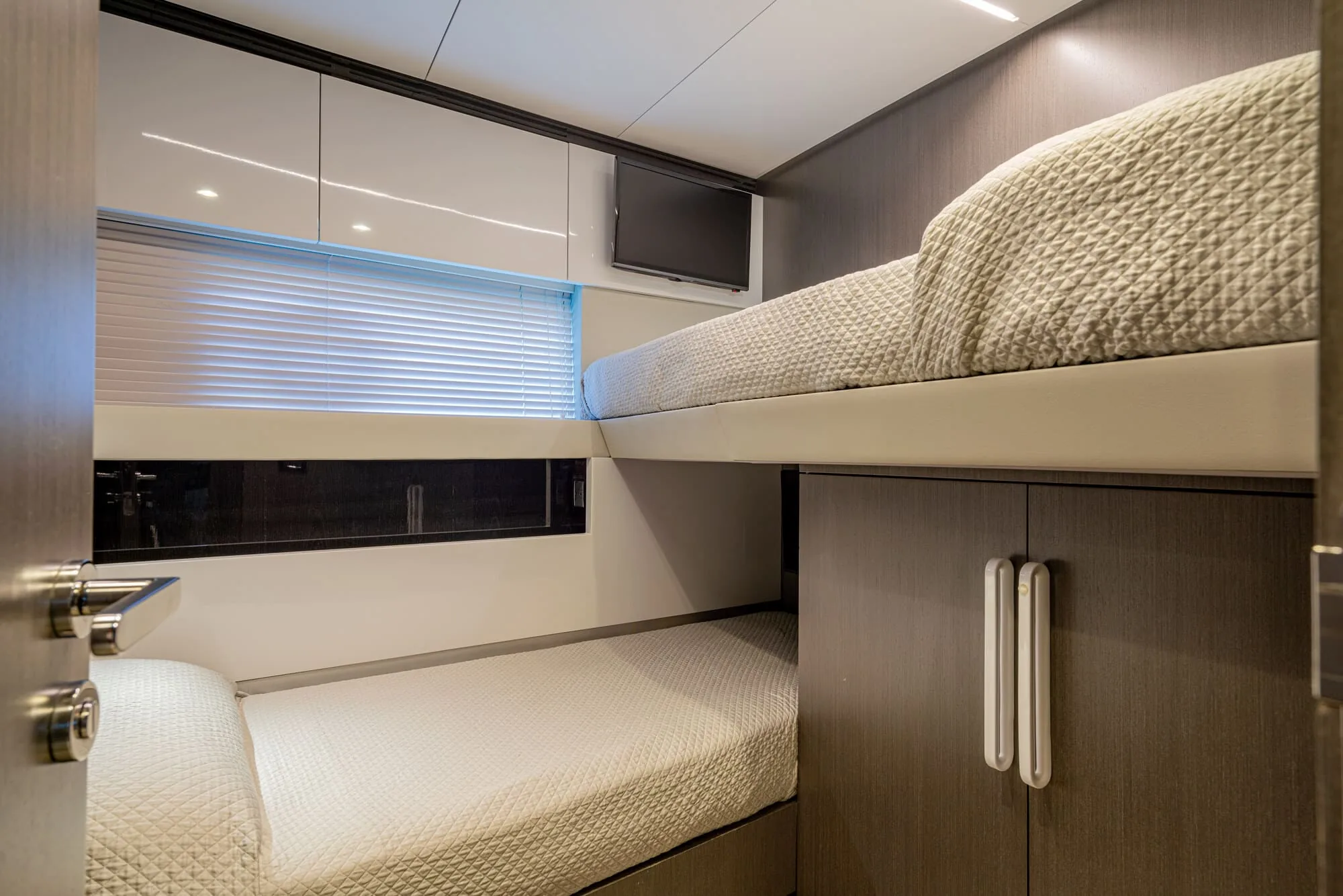 MANARA I - photo 25 yacht charter Monaco