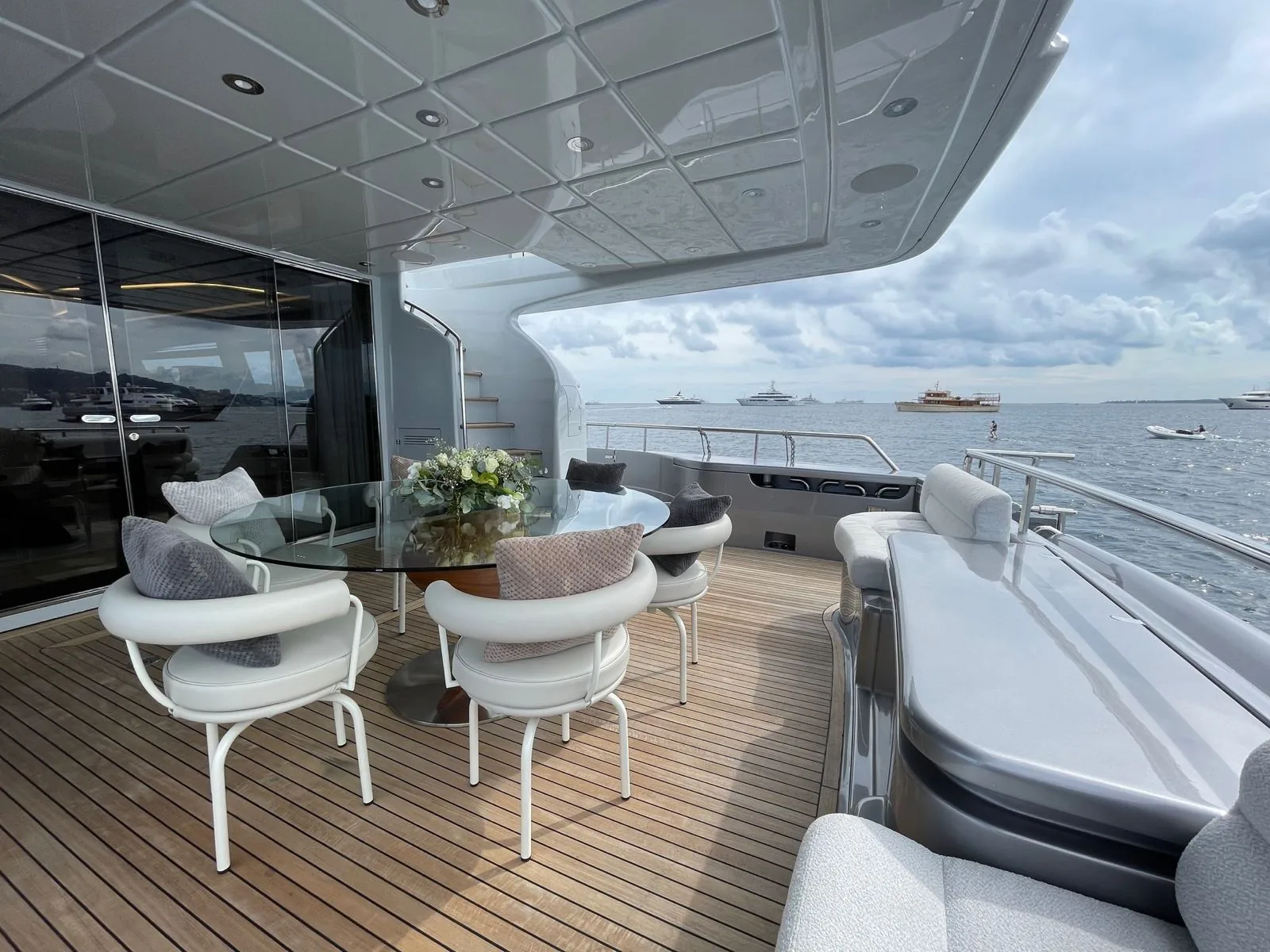 MAXI BEER - photo 3 yacht charter Monaco