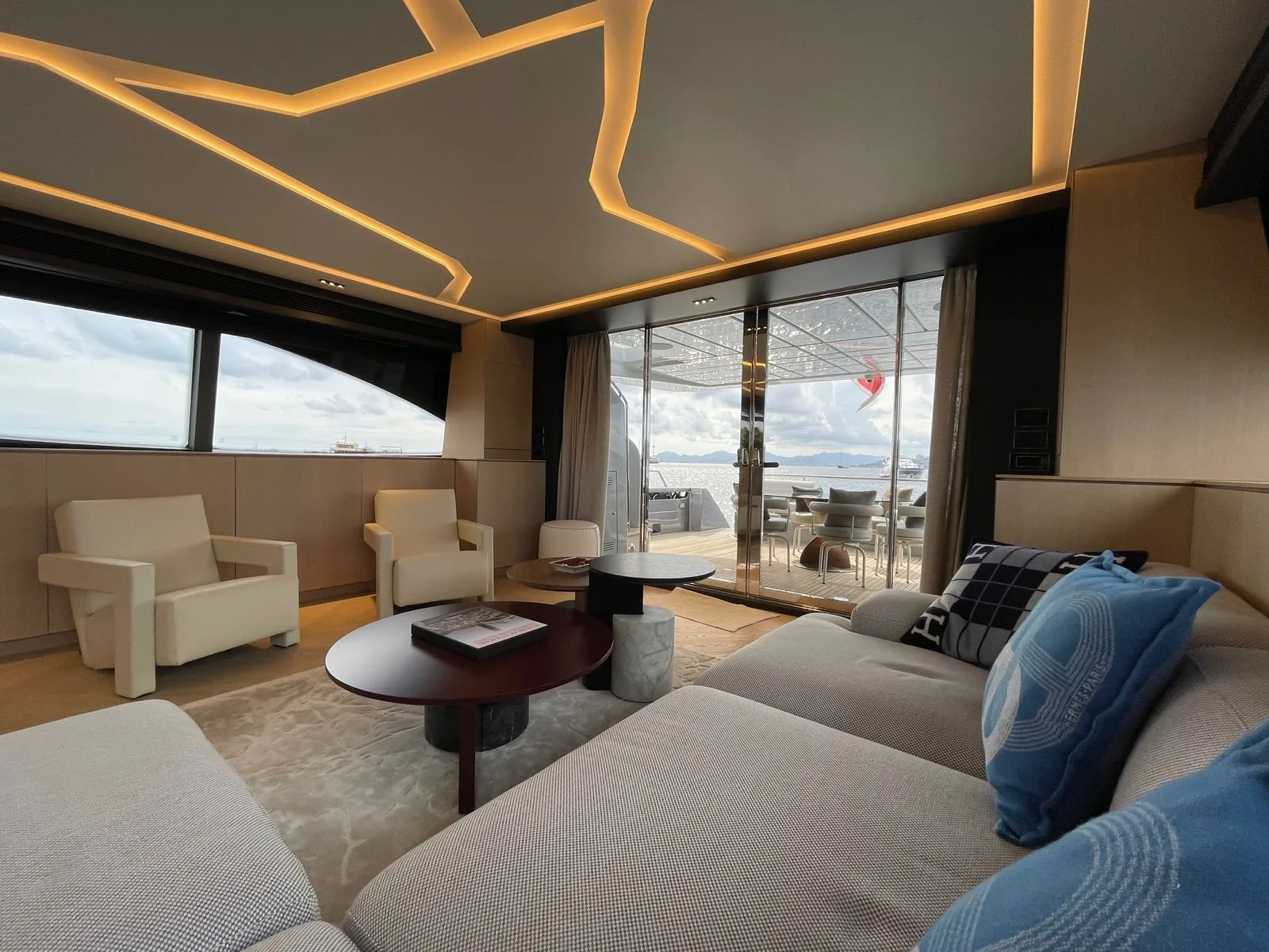 MAXI BEER - photo 7 yacht charter Monaco
