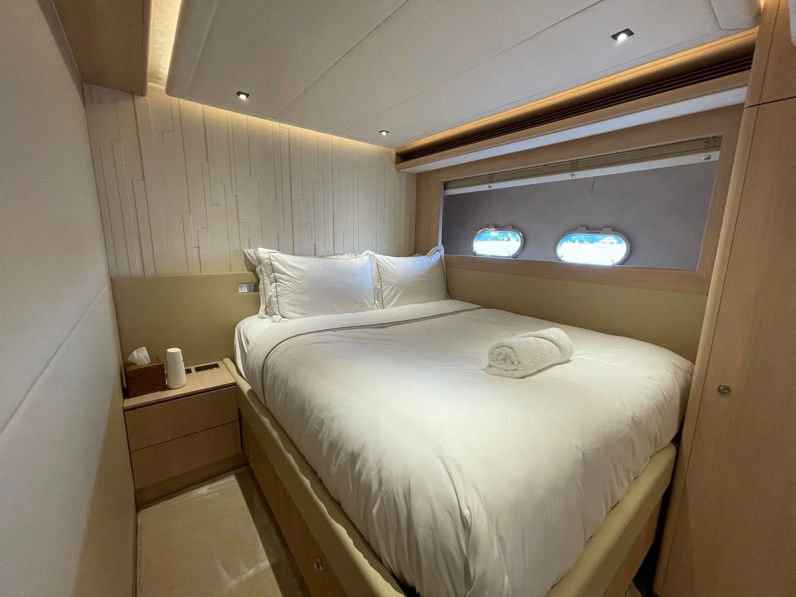 MAXI BEER - photo 10 yacht charter Monaco