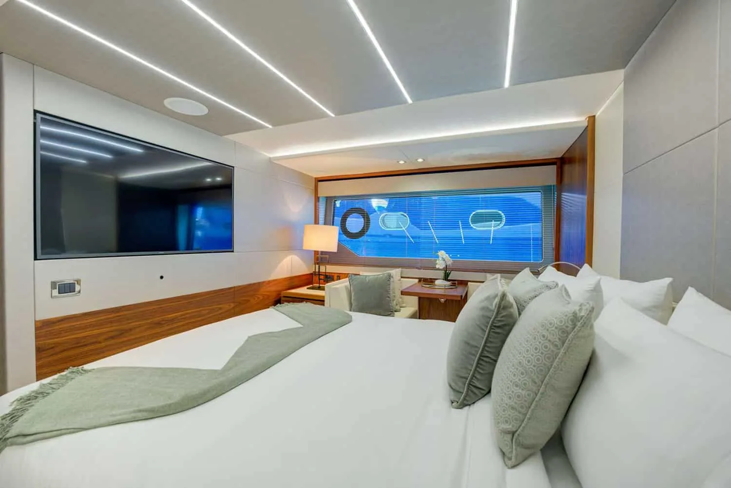 MIKEL ANGELO - photo 7 yacht charter Monaco