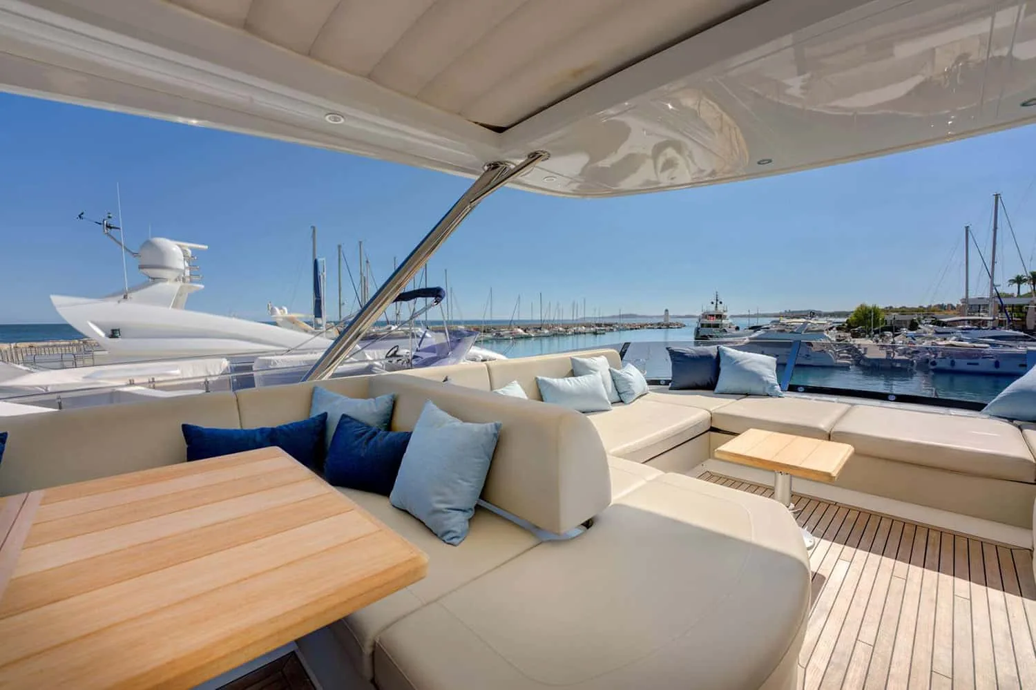 MIKEL ANGELO - photo 11 yacht charter Monaco