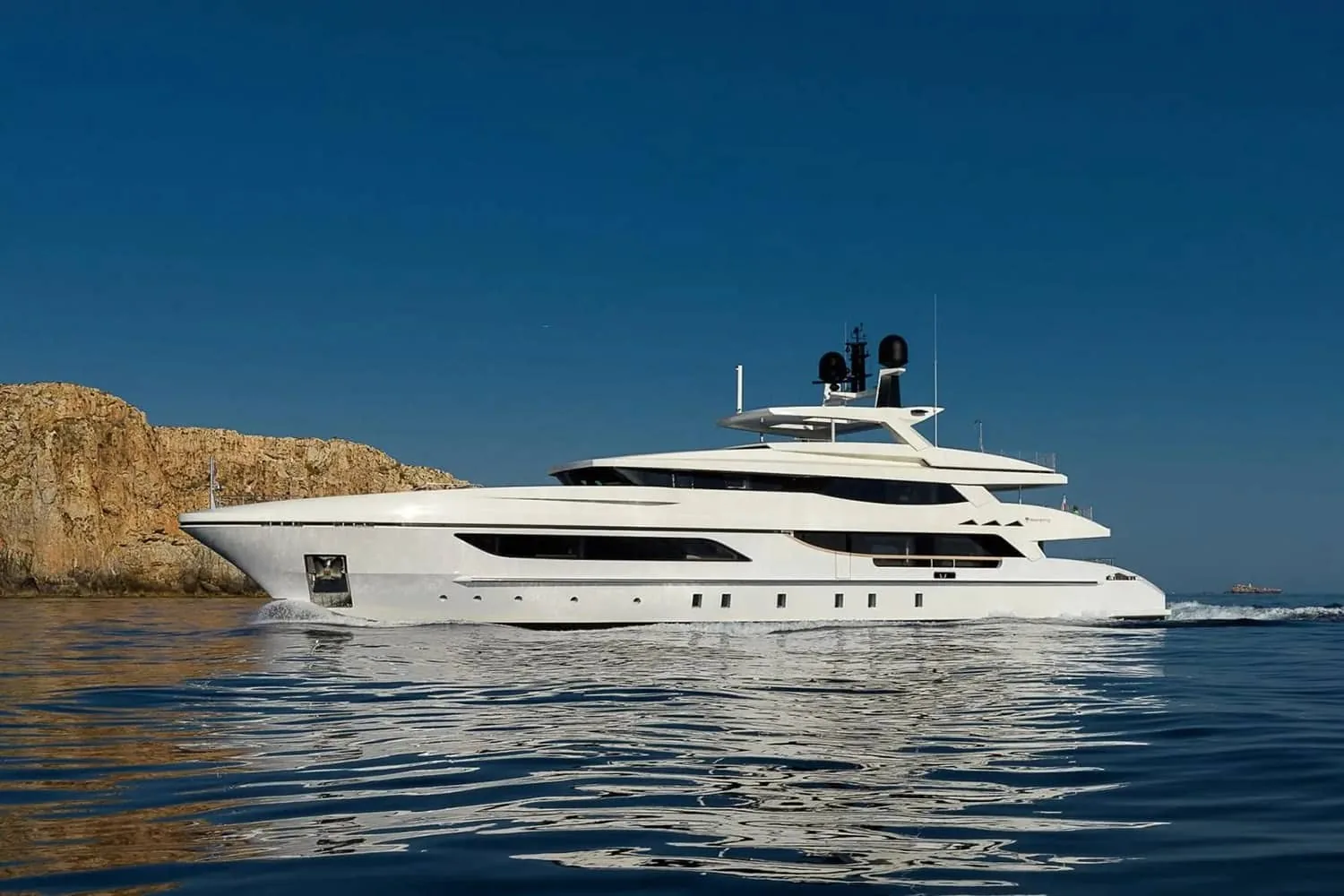 MR T - photo 4 yacht charter Monaco