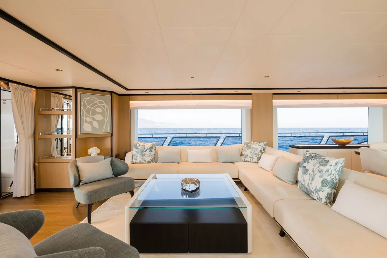 OLIVIA - photo 11 yacht charter Monaco