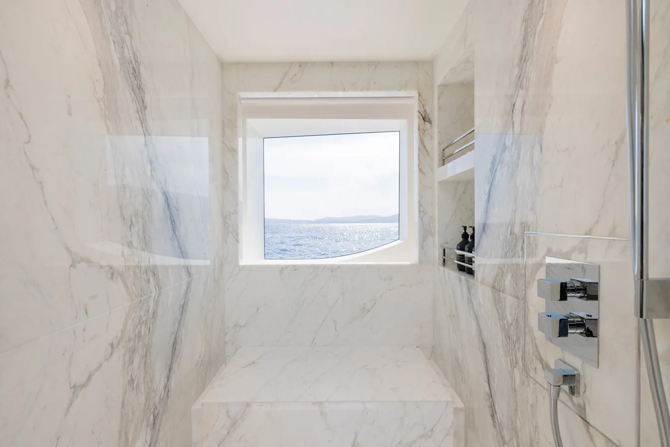 OLIVIA - photo 13 yacht charter Monaco