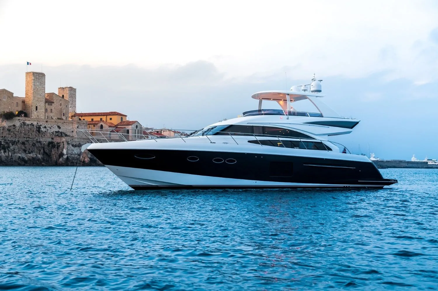 PRINCESS V64 - photo 6 yacht charter Monaco