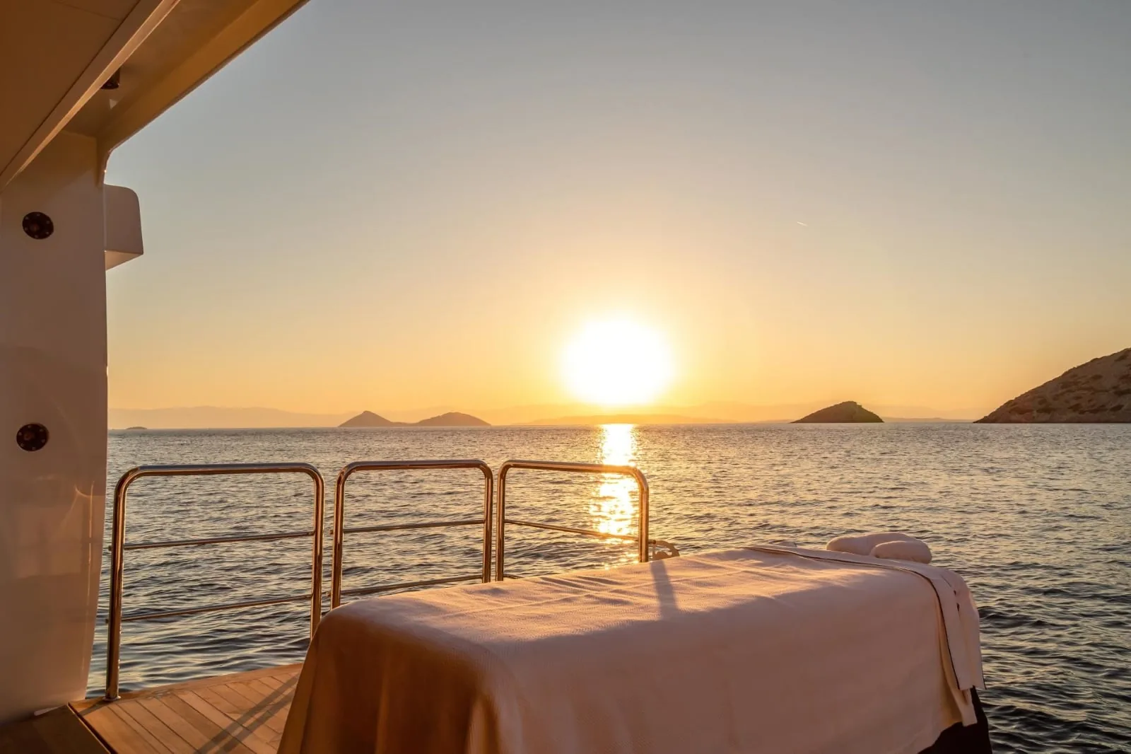 PROJECT X - photo 27 yacht charter Monaco