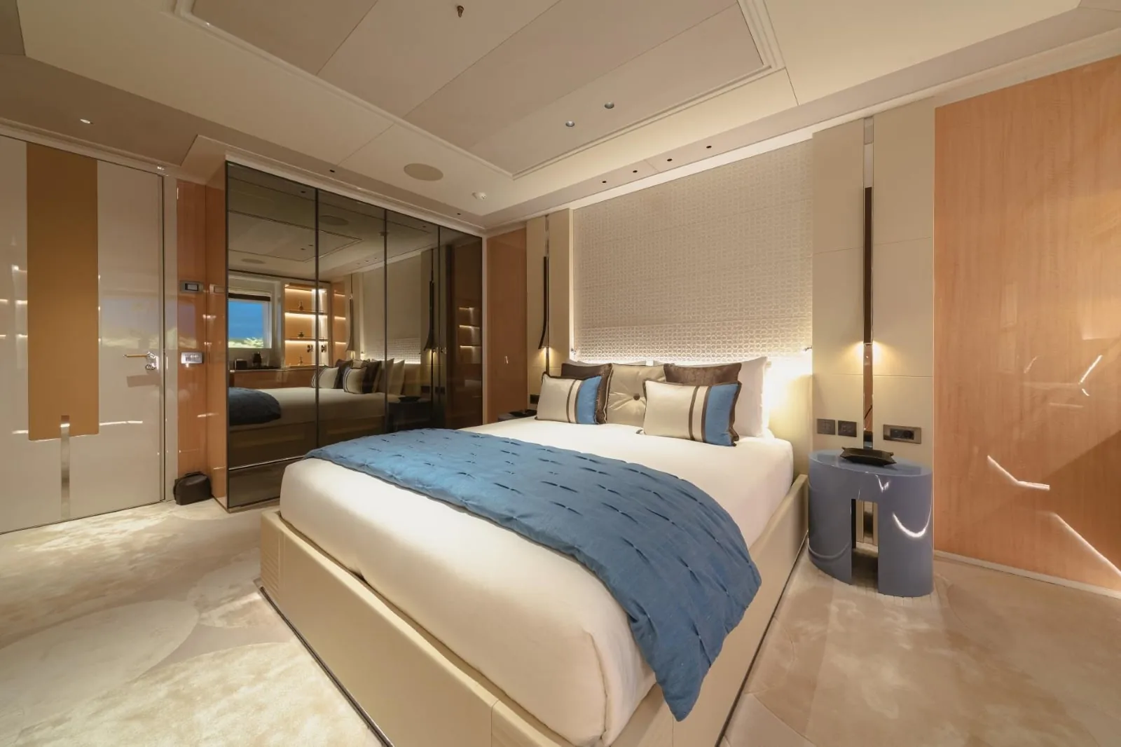 PROJECT X - photo 49 yacht charter Monaco
