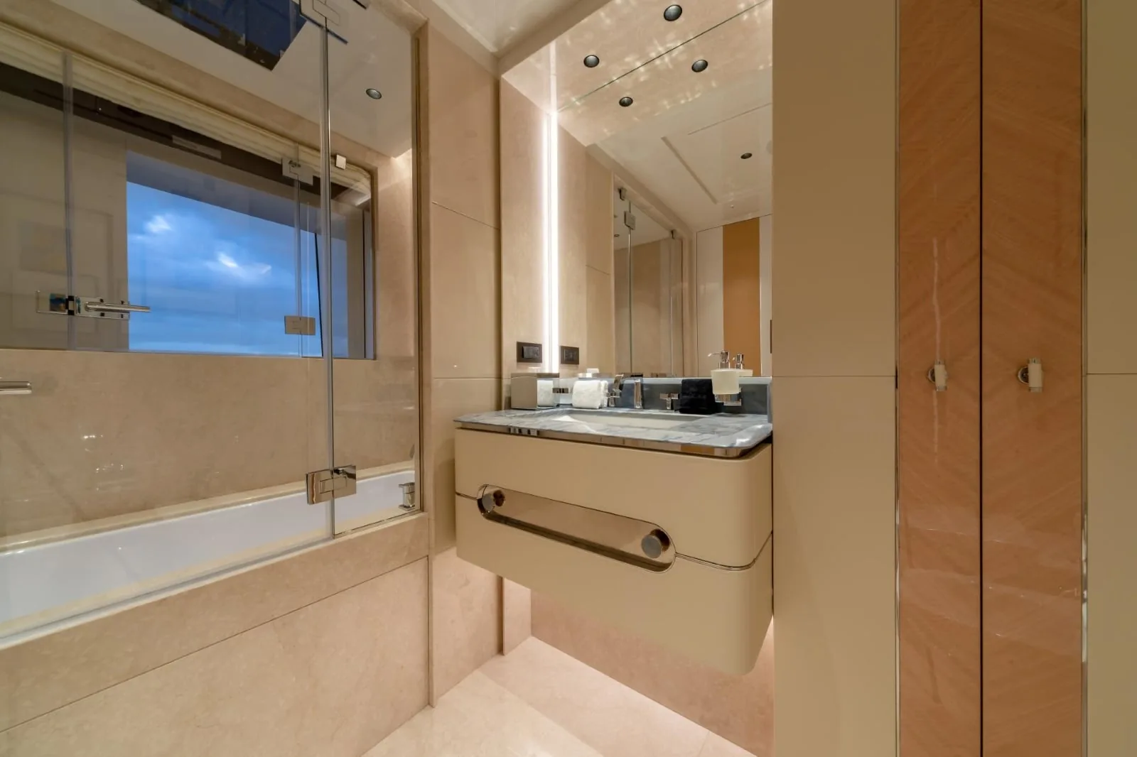 PROJECT X - photo 50 yacht charter Monaco