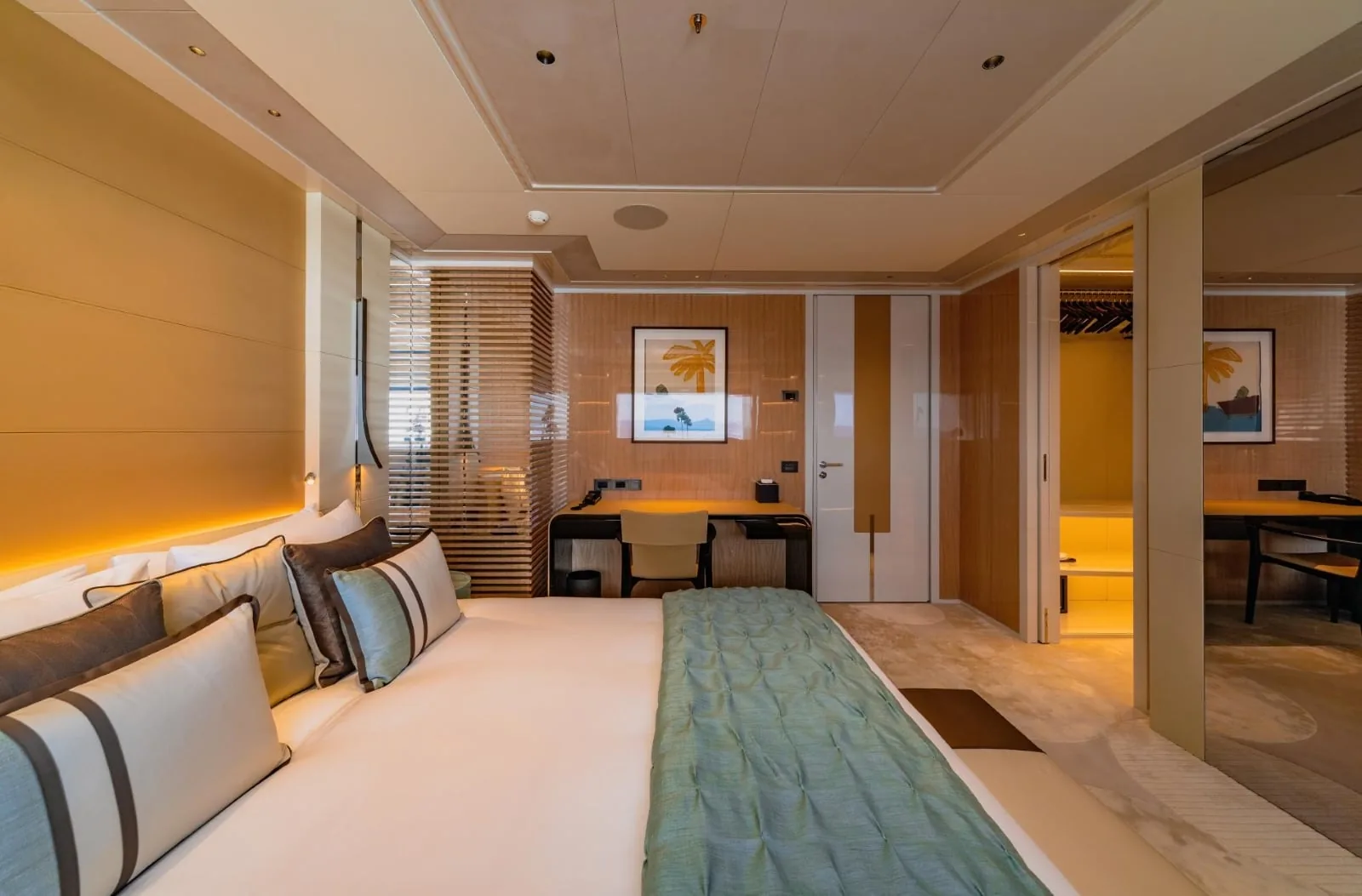 PROJECT X - photo 51 yacht charter Monaco