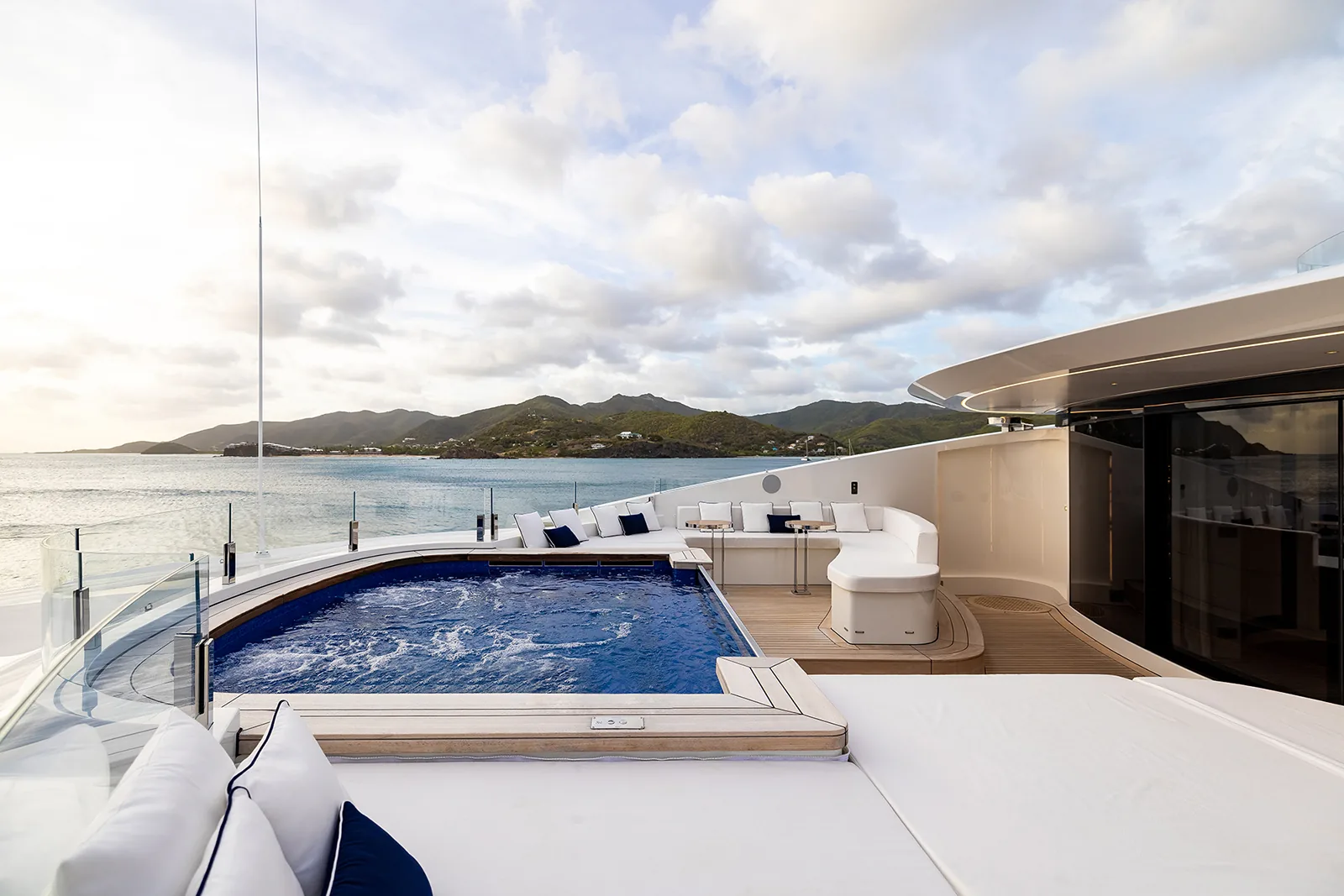 RESILIENCE - photo 7 yacht charter Monaco