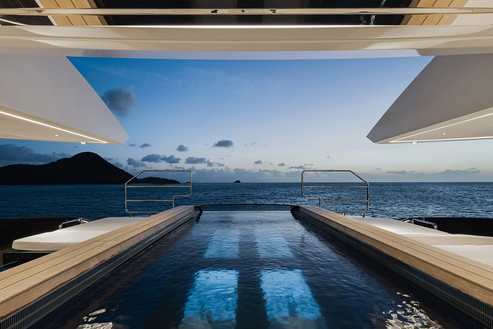 RESILIENCE - photo 11 yacht charter Monaco
