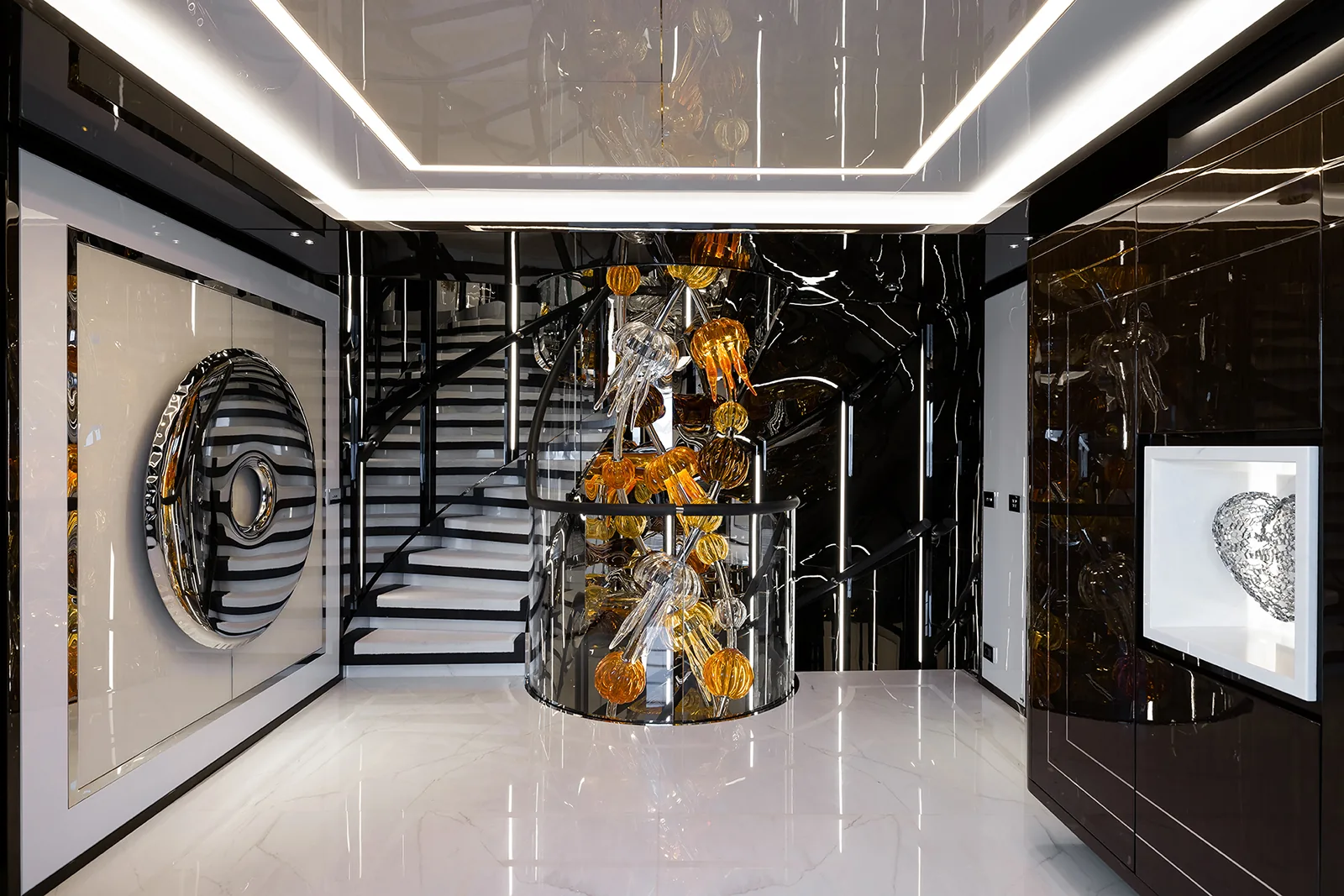 RESILIENCE - photo 17 yacht charter Monaco