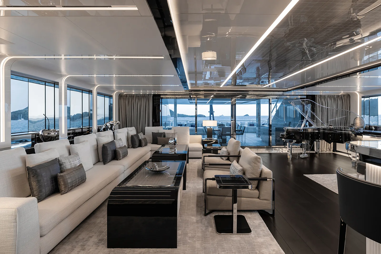 RESILIENCE - photo 20 yacht charter Monaco