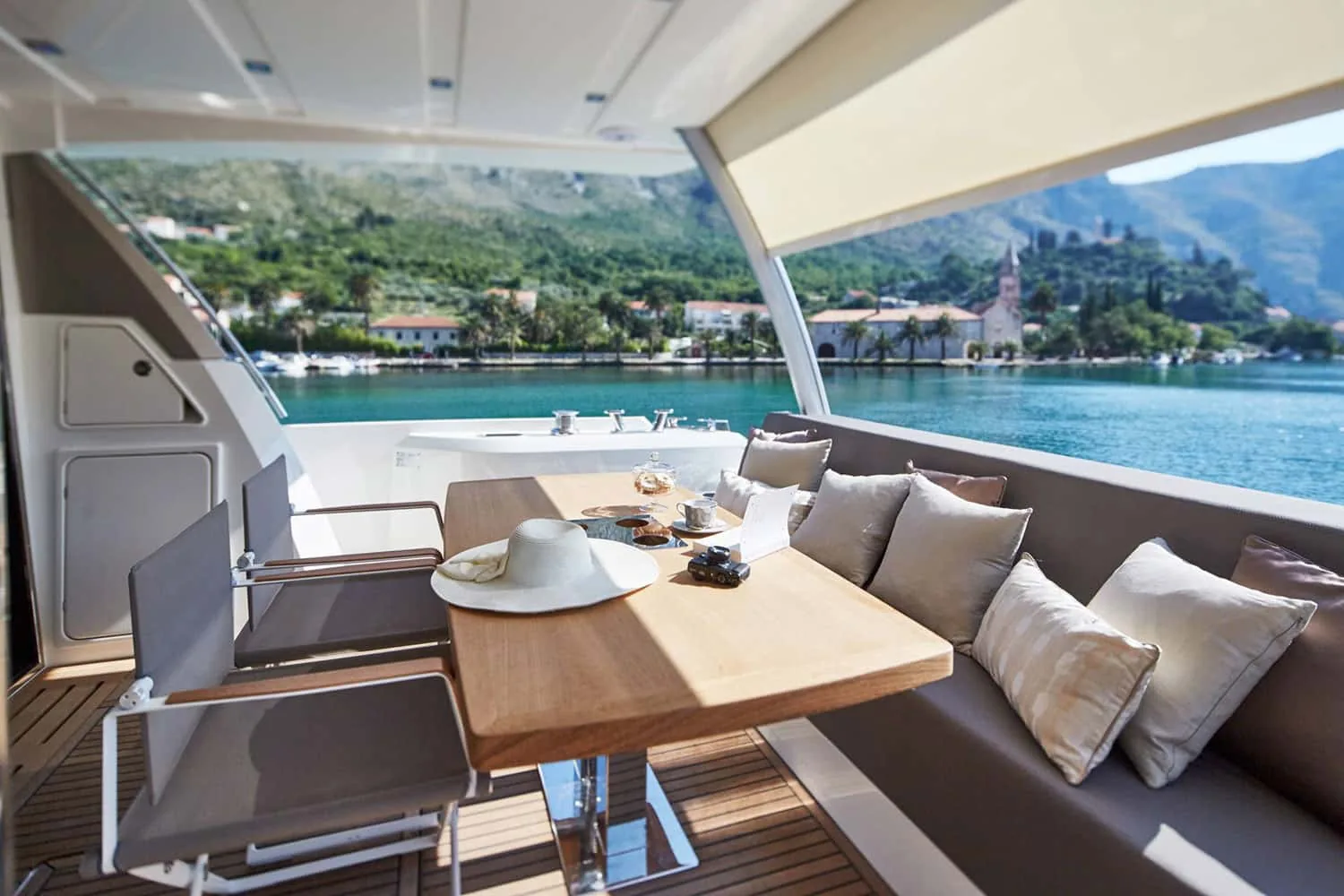 ROMY ONE - photo 10 yacht charter Monaco