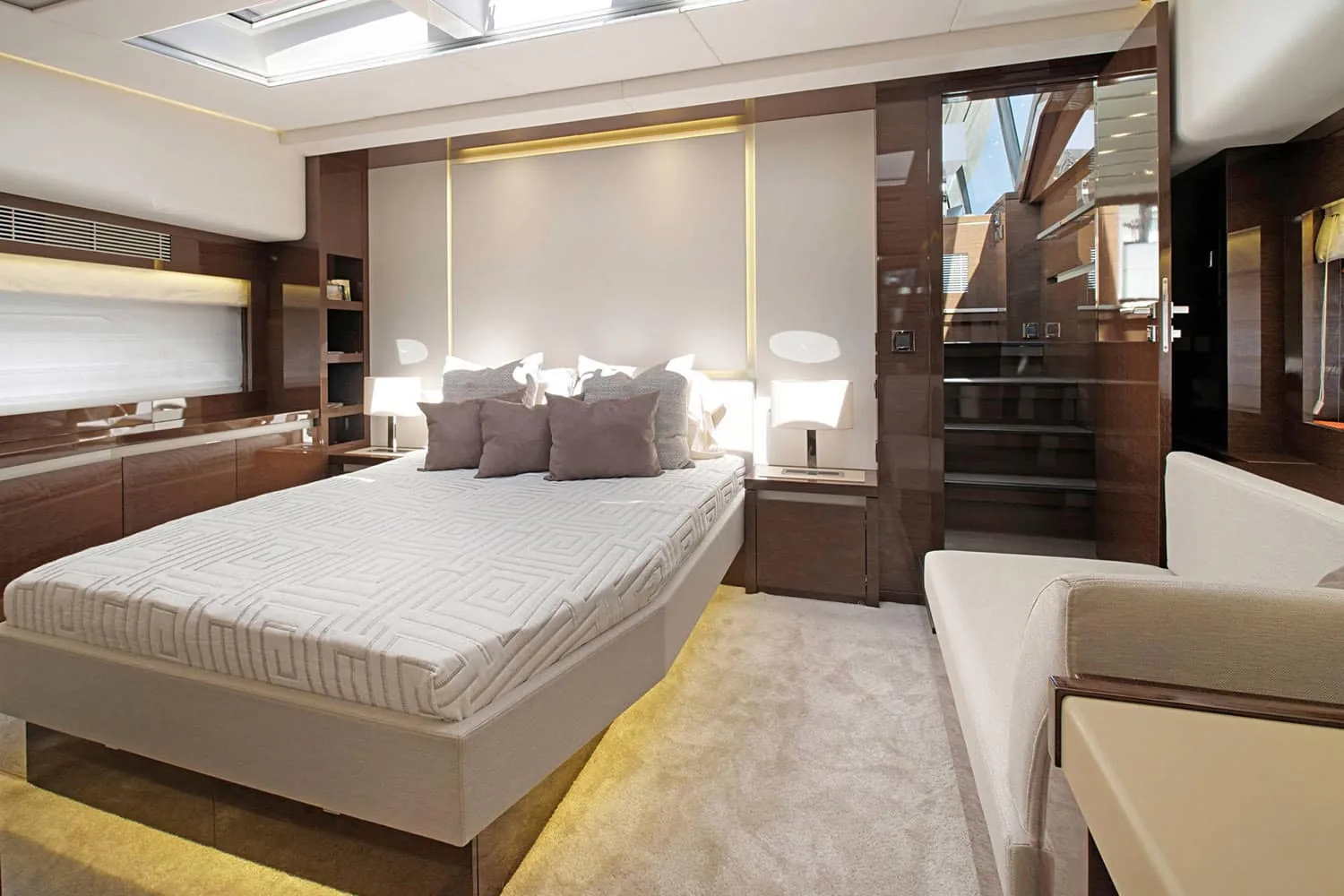 ROMY ONE - photo 28 yacht charter Monaco