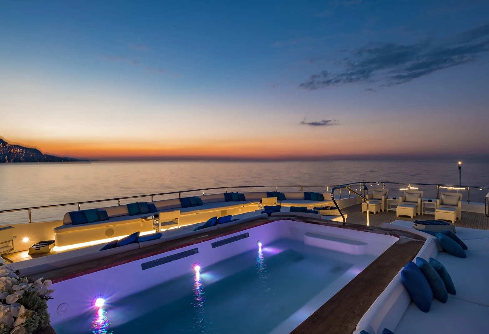 SERENITY - photo 4 yacht charter Monaco
