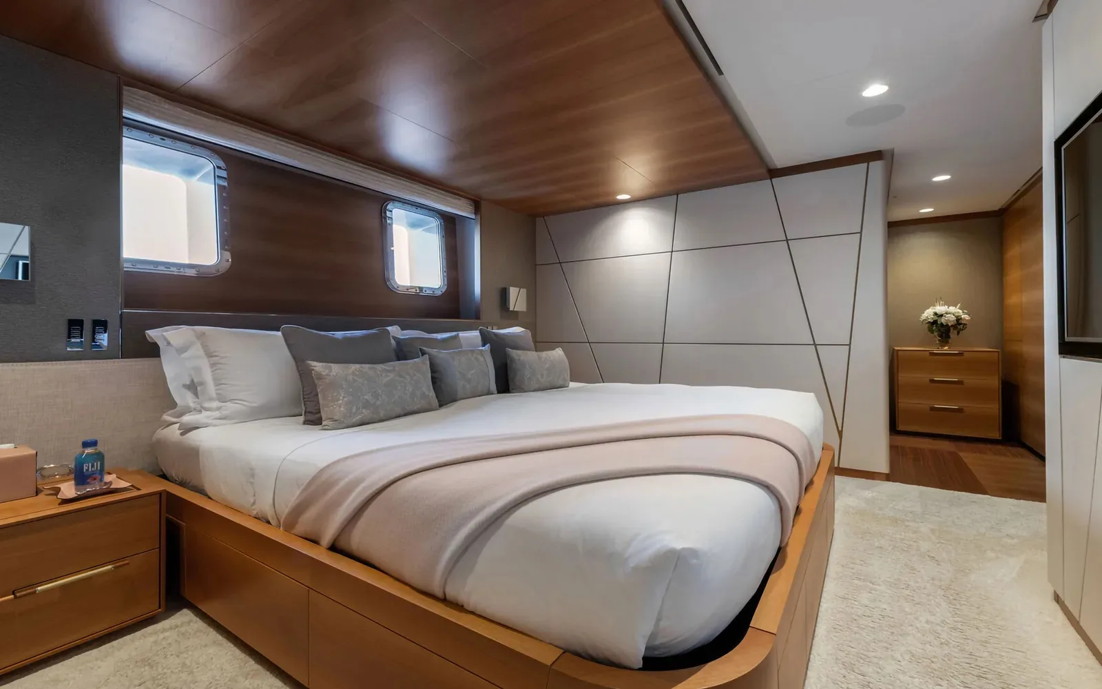SILVER FOX - photo 23 yacht charter Monaco