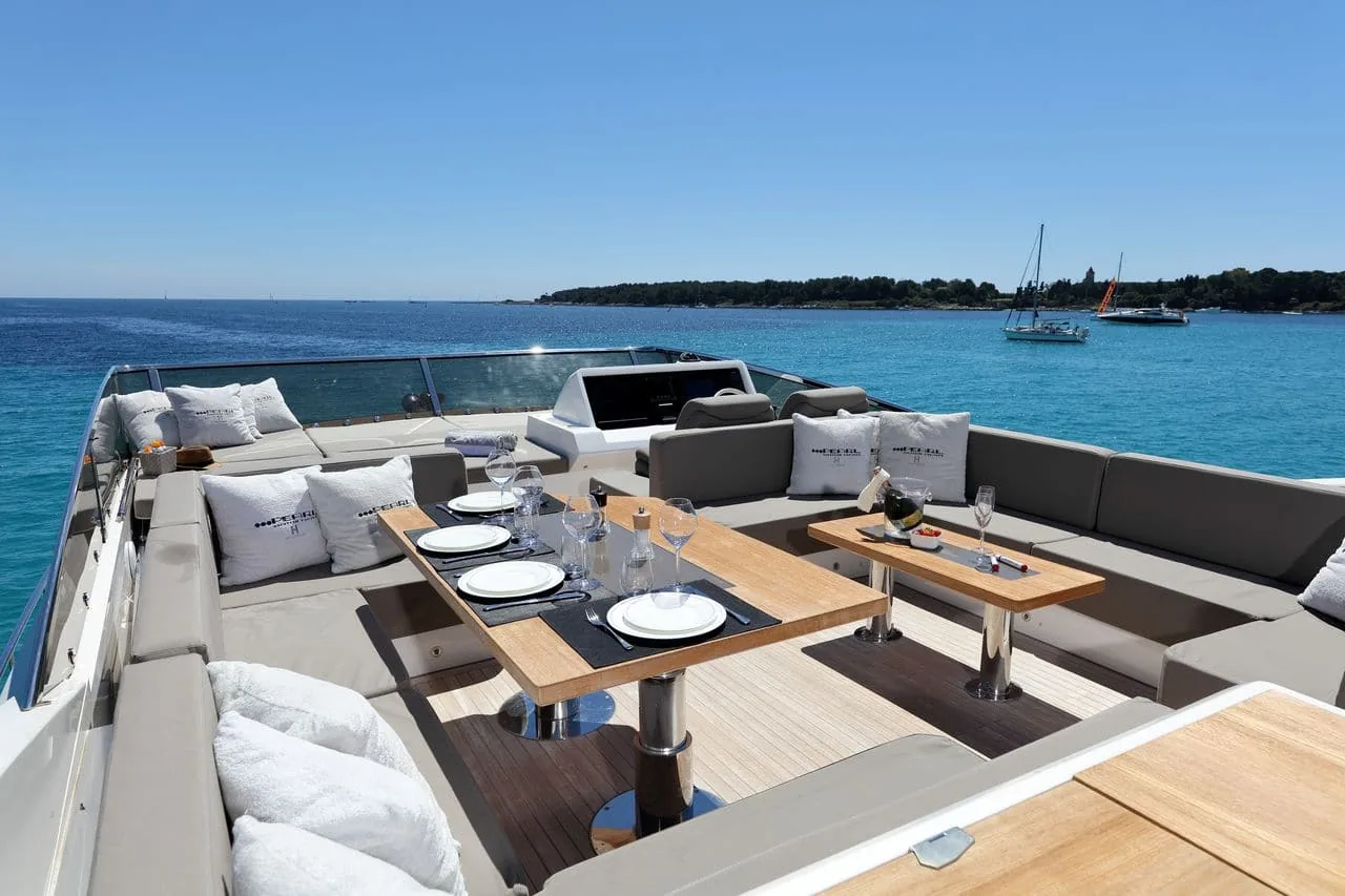 SUMMER BREEZE - photo 17 yacht charter Monaco