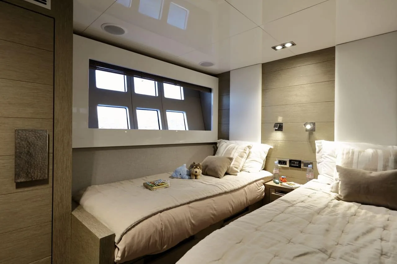SUMMER BREEZE - photo 18 yacht charter Monaco
