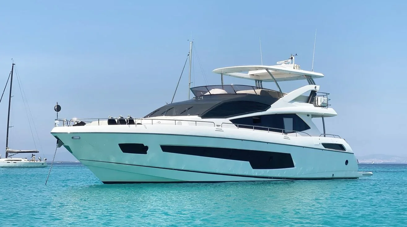 SUNSEEKER 75 - photo 2 yacht charter Monaco
