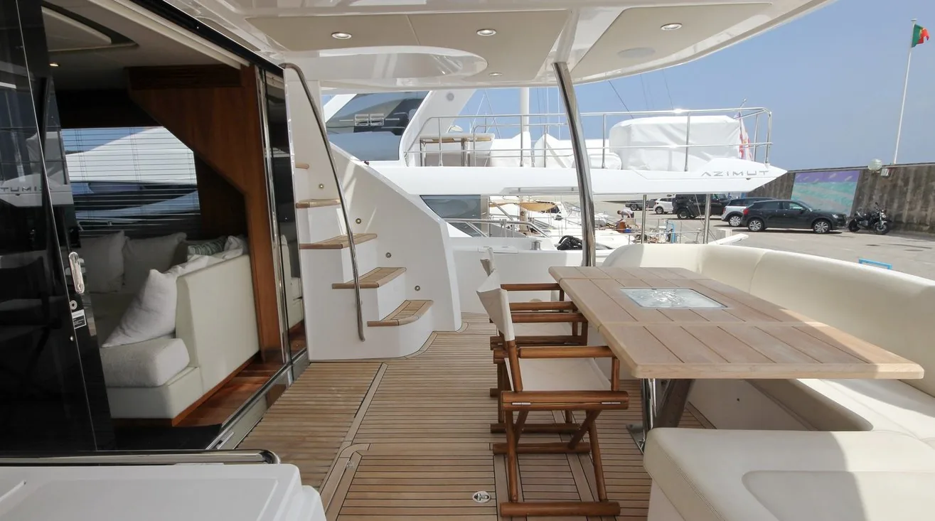 SUNSEEKER 75 - photo 5 yacht charter Monaco