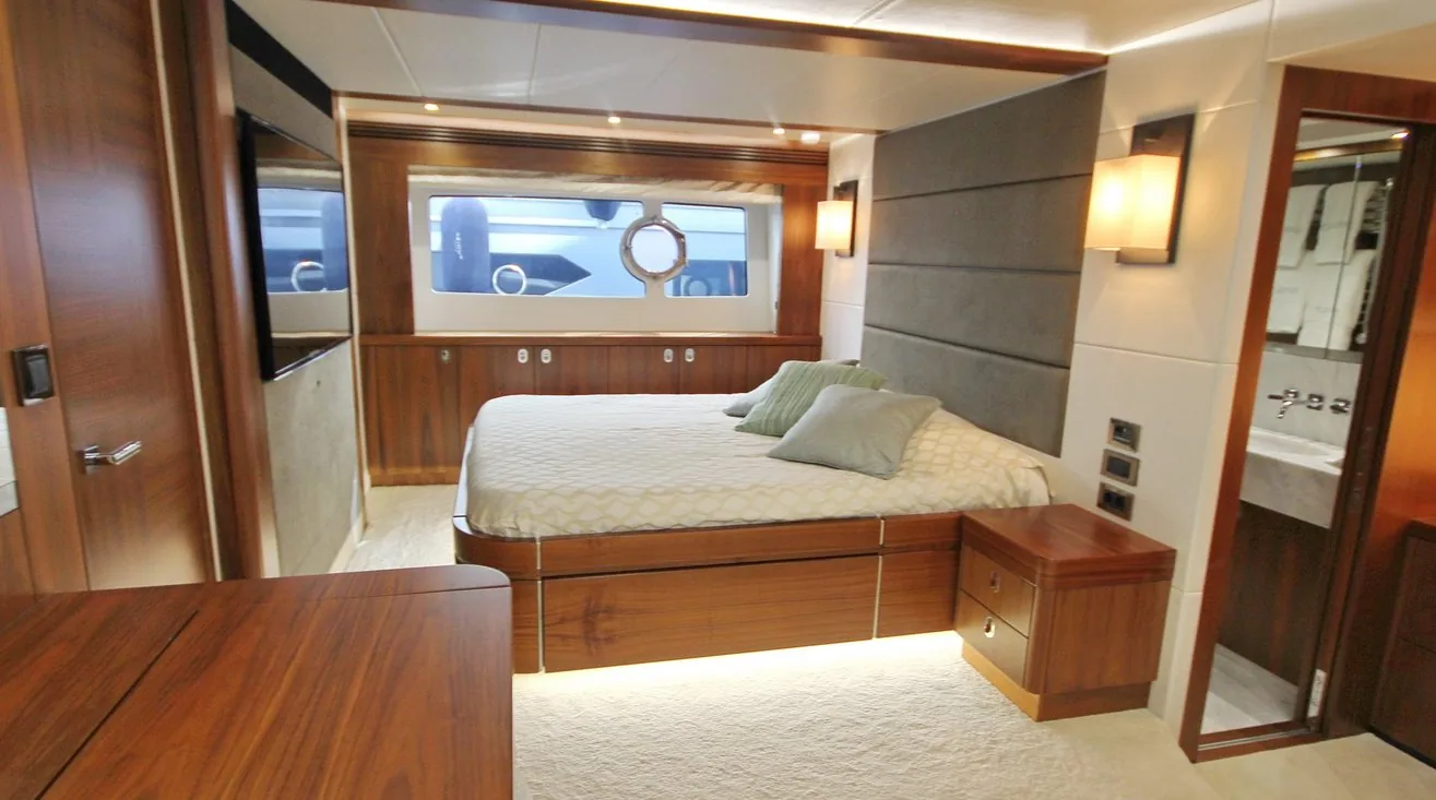 SUNSEEKER 75 - photo 11 yacht charter Monaco