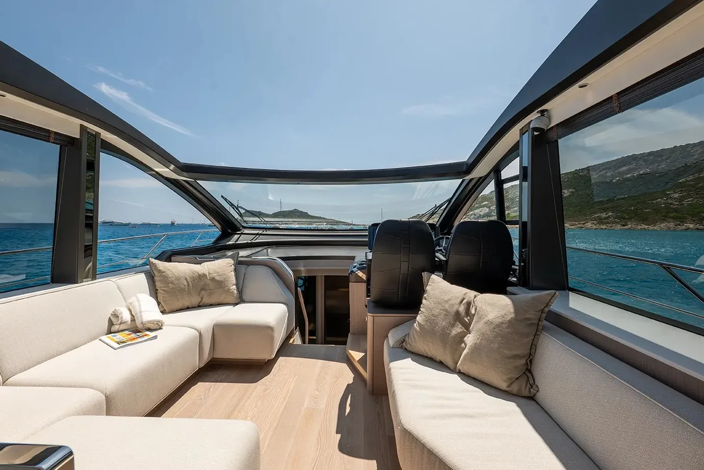 SUNSEEKER PREDATOR 65 - photo 6 yacht charter Monaco