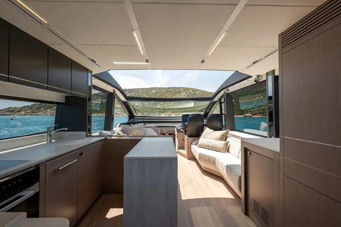 SUNSEEKER PREDATOR 65 - photo 7 yacht charter Monaco