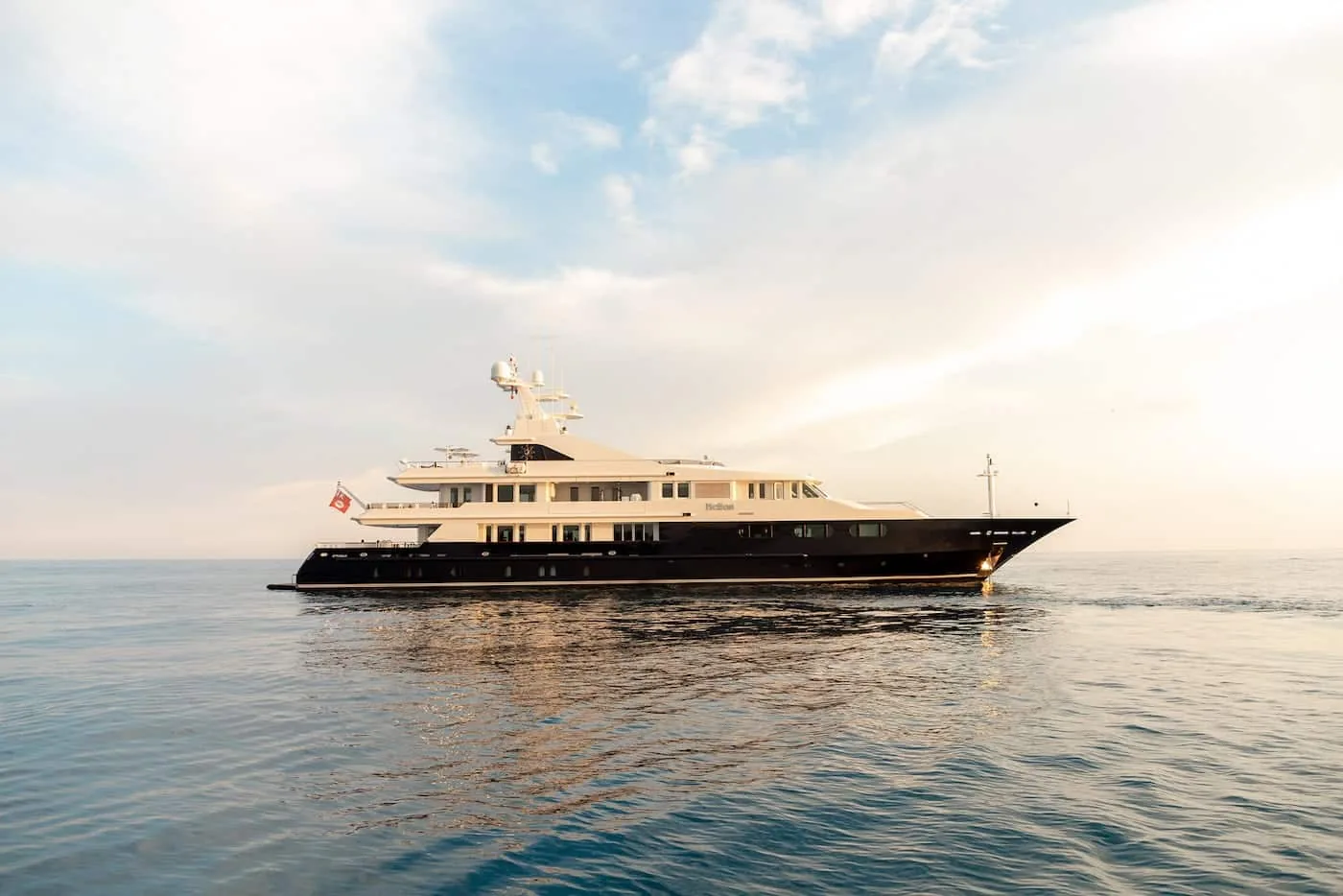 TREEHOUSE - photo 2 yacht charter Monaco