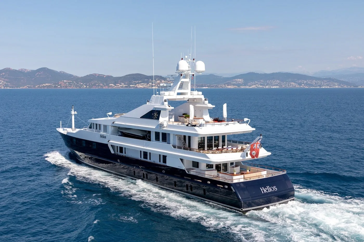 TREEHOUSE - photo 4 yacht charter Monaco