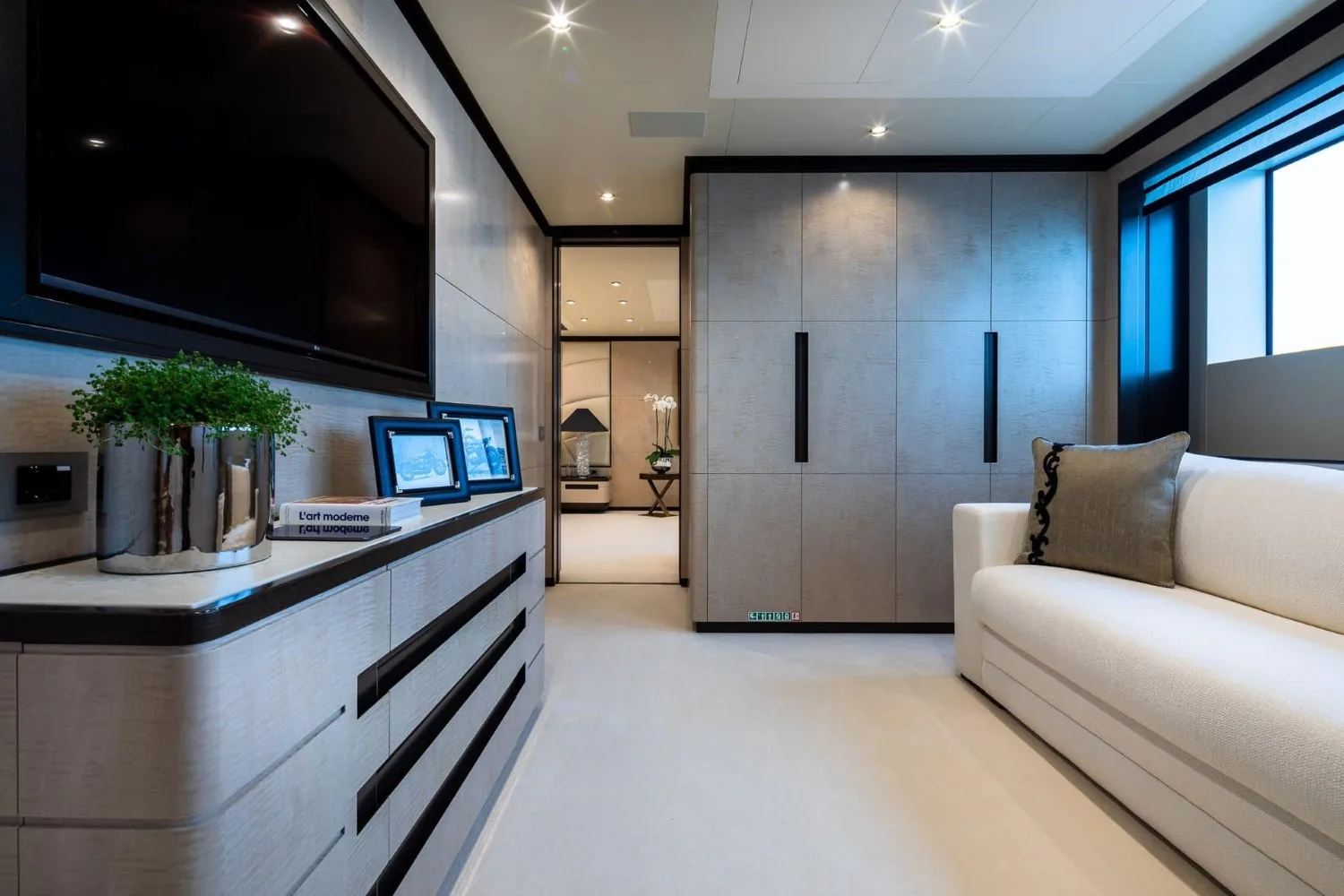TRIUMPH - photo 31 yacht charter Monaco