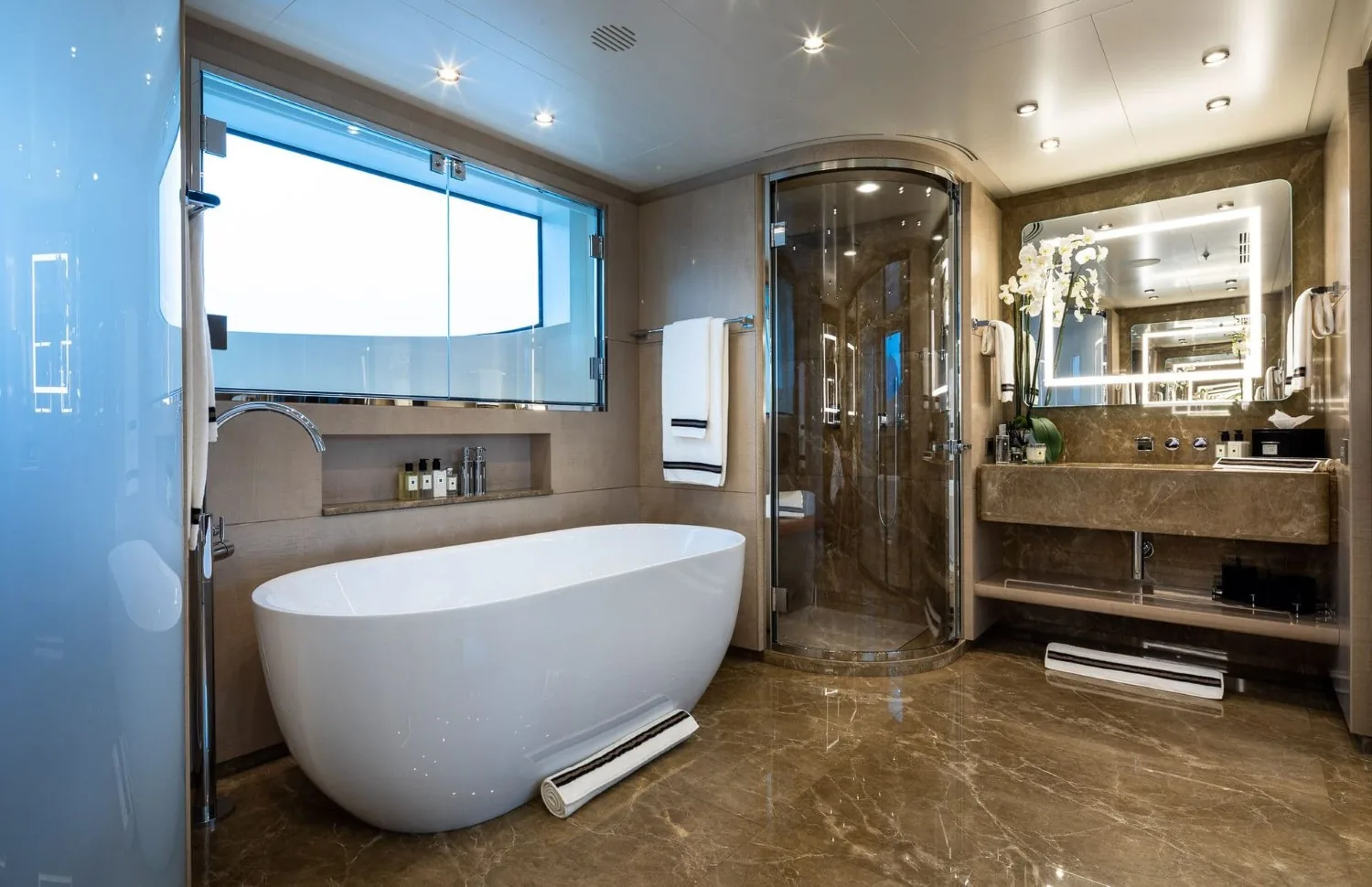 TRIUMPH - photo 32 yacht charter Monaco