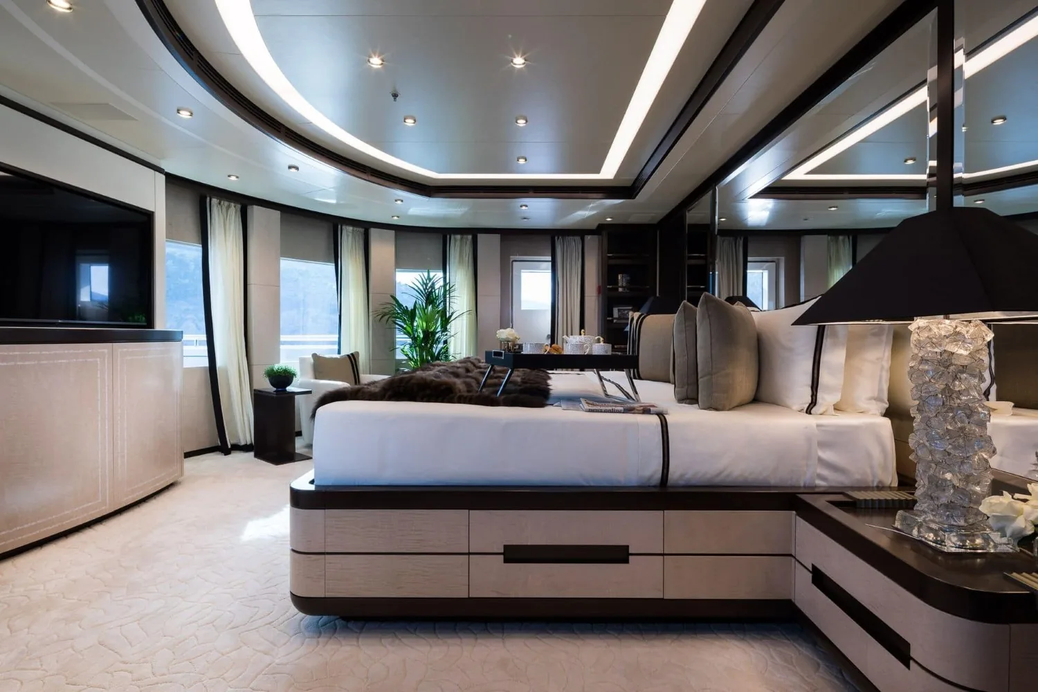 TRIUMPH - photo 36 yacht charter Monaco