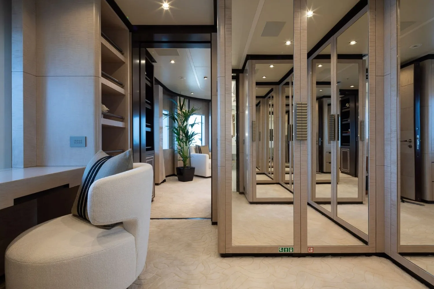 TRIUMPH - photo 37 yacht charter Monaco