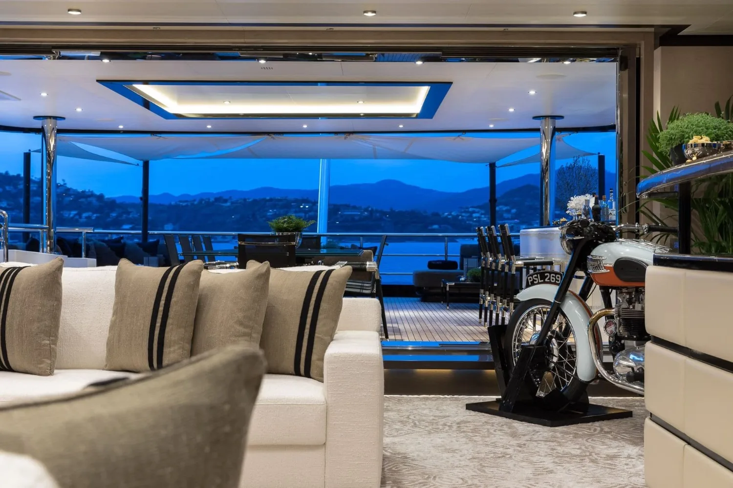 TRIUMPH - photo 45 yacht charter Monaco