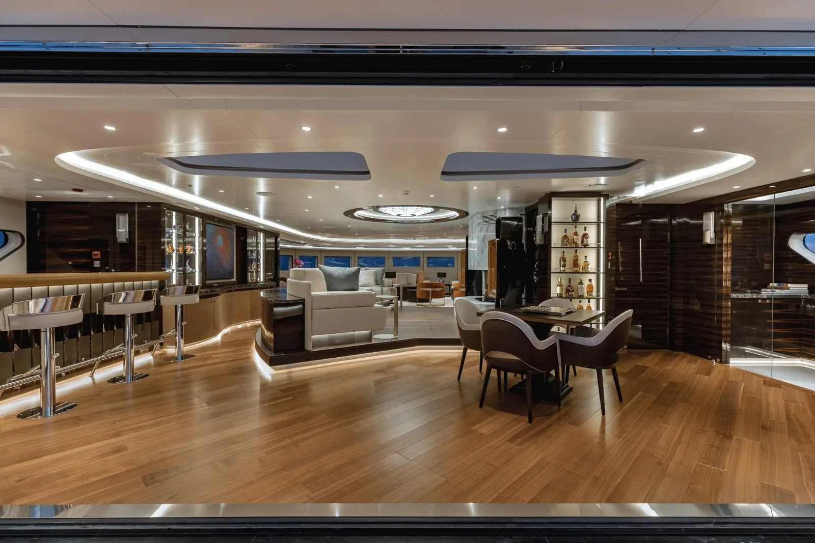 VICTORIOUS - photo 15 yacht charter Monaco