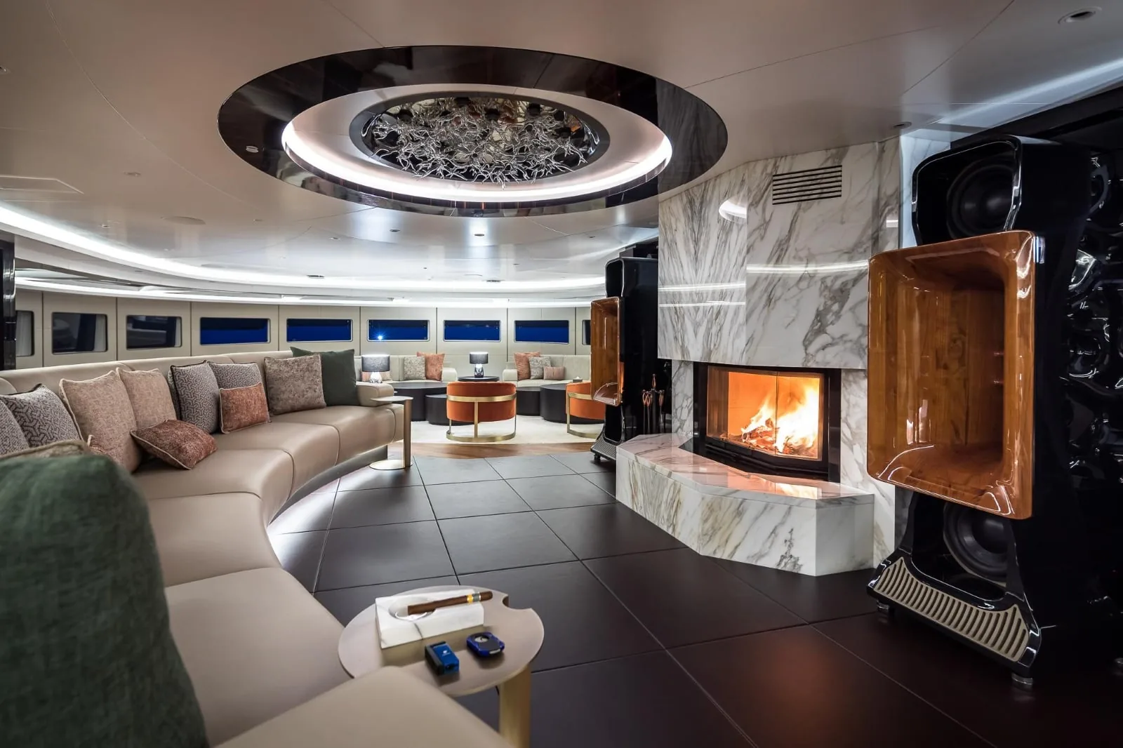 VICTORIOUS - photo 16 yacht charter Monaco