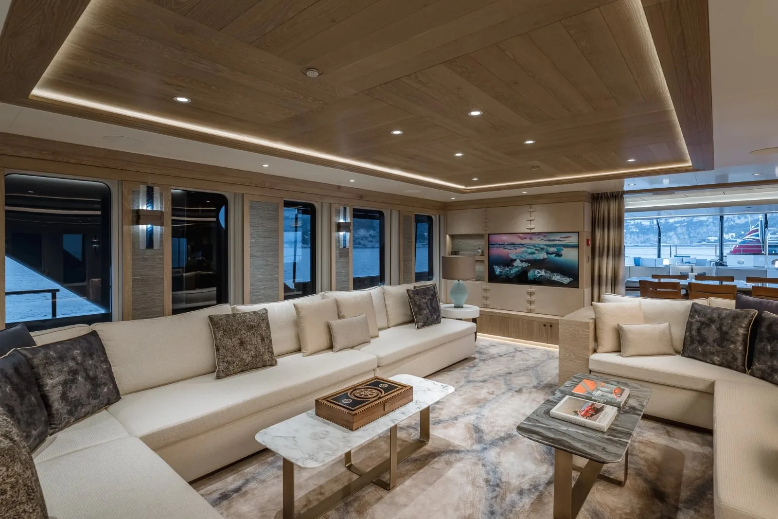 VICTORIOUS - photo 22 yacht charter Monaco