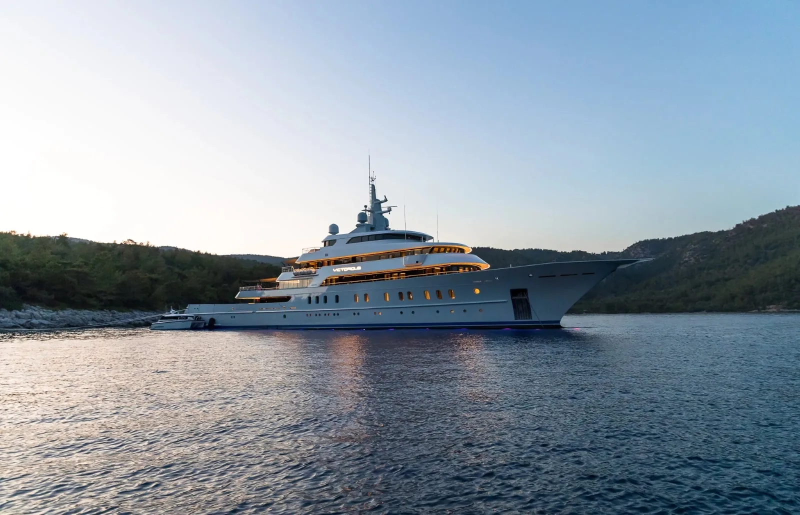 VICTORIOUS - photo 32 yacht charter Monaco