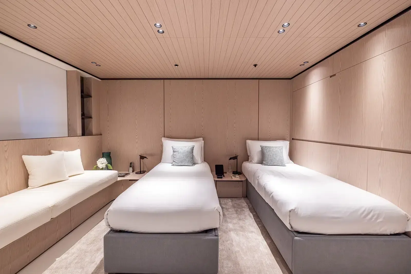 VIRTUOSITY - photo 44 yacht charter Monaco